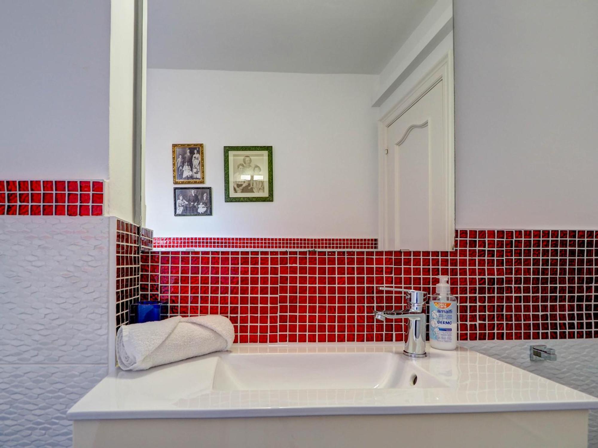 The Lilium Apartment By Hello Homes Sitges Eksteriør bilde